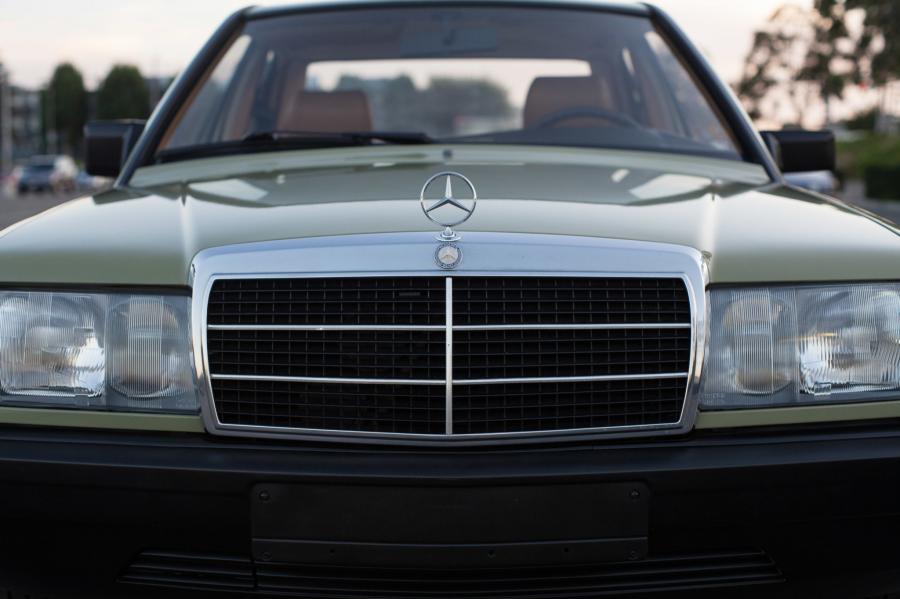 Детали экстерьера Mercedes-Benz 190 D (W124) 1984 года  (NA) (фото 33 из 240)